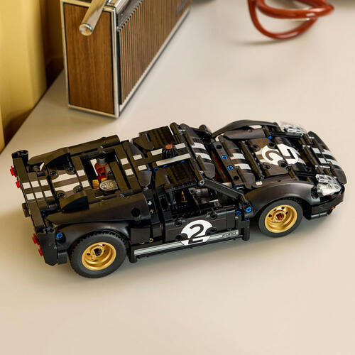 LEGO Technic 1966 Ford GT40 MKII Race Car 42223