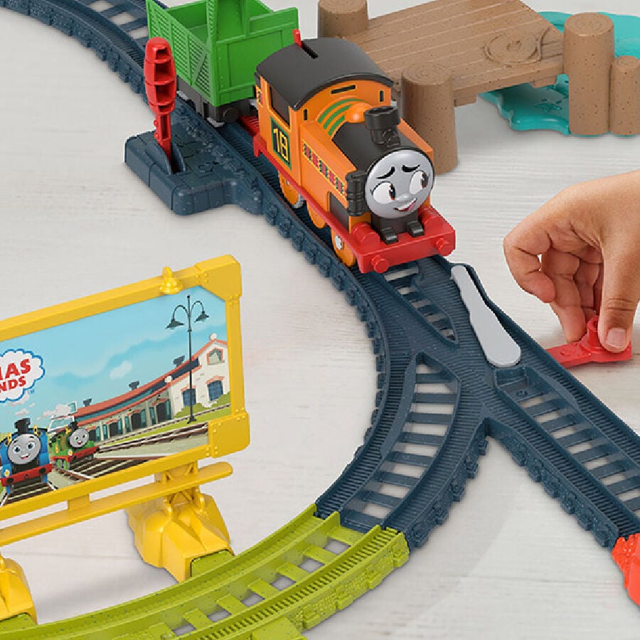 Thomas and friends trackmaster motorized railway track on sale