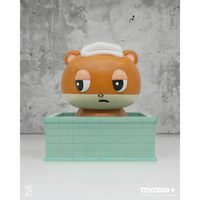 TOYZEROPLUS Jun Makita: The Healing Moment Of A Day - Bear Bath