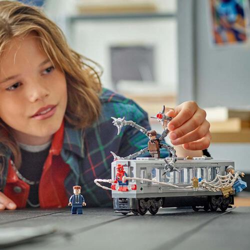 LEGO Marvel Super Heroes Spider-Man vs. Doc Ock Subway Train Scene 76321