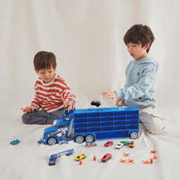 Speed City Stunt Transporter with 11 vehicles