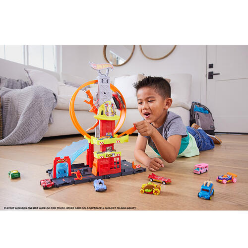 Hot Wheels ชุดรางฮอตวีลซิตี้ สถานีดับเพลิงหมุนเกลียว