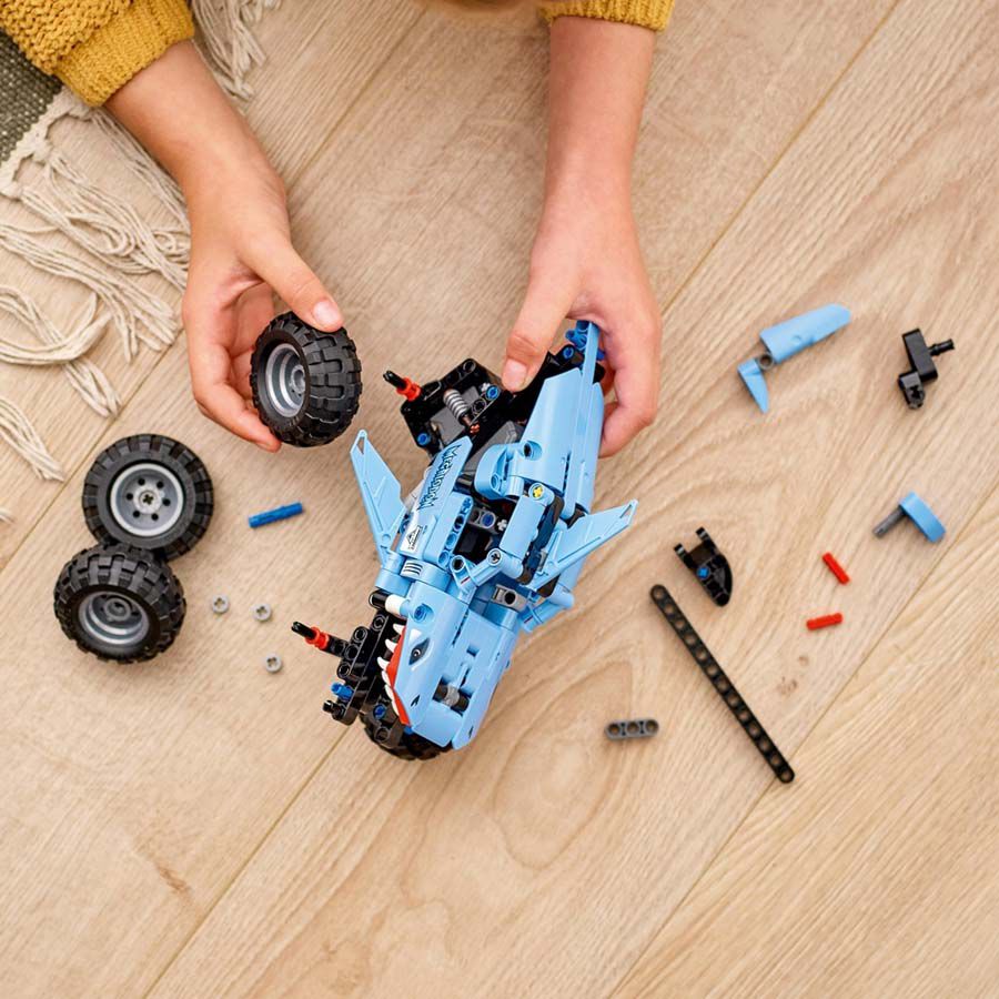 Lego megalodon hot sale shark