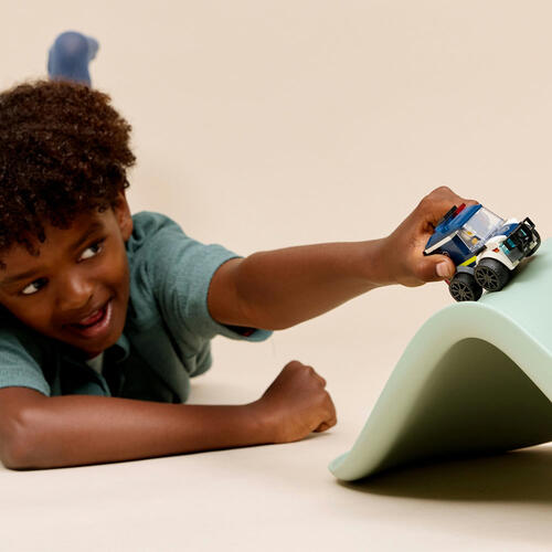 LEGO City Rides &ndash; Police Truck 60481