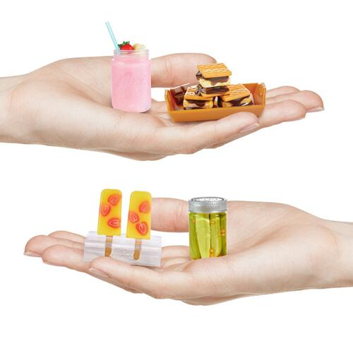 MGA's Miniverse Make It Mini Food Cafe Series 3 Mini Collectibles - คละแบบ