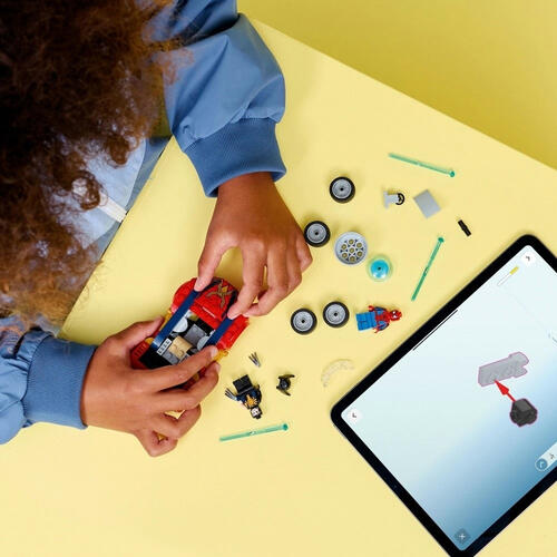 LEGO Marvel Super Heroes Spider-Man Car vs. Venomized Wolverine 76336