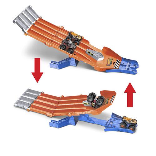 Hot Wheels ชุดรางมอนสเตอร์ทรัคส์ รุ่นซิ่งชนลงเนิน