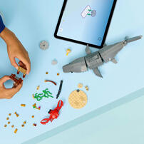 LEGO Creator 3 in 1 Fierce Shark with a Treasure Chest 31381