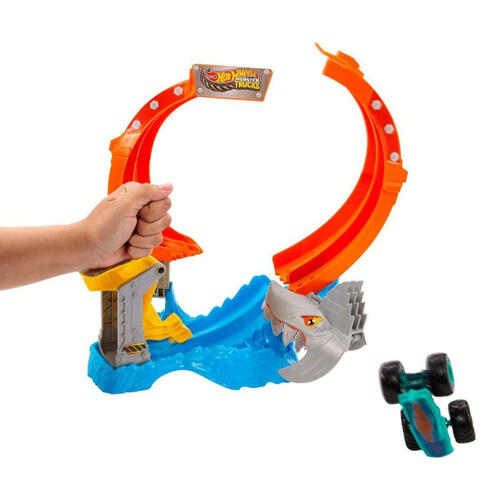 Hot Wheels ชุดรางมอนสเตอร์ทรัคส์ รุ่นหมุนเกลียวสู้ฉลาม