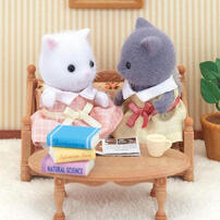 Sylvanian Families Persian Cat Family