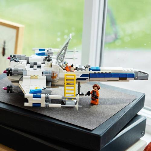 Lego Star Wars New Republic X-Wing Starfighter 75460