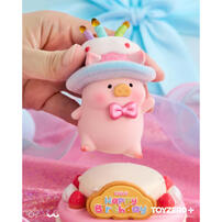 Lulu The Piggy 5th Anniversary Birthday Cake Premium Figure & Stamp Set
