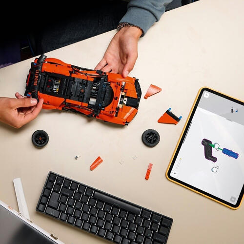 LEGO Technic Bugatti Chiron Pur Sport Hypercar 42222