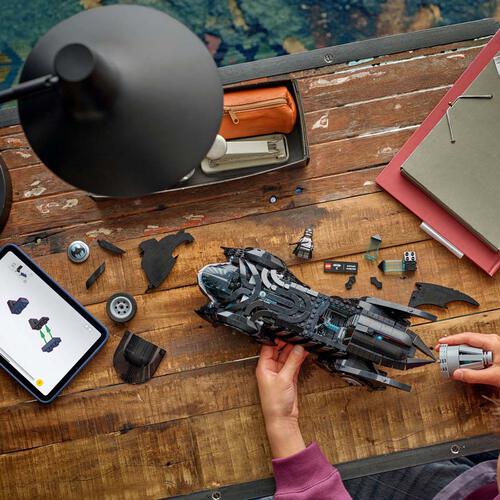 LEGO DC Super Heroes Batman Forever Batmobile 76304