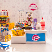 Zuru 5 Surprise - Mini Brands Mini Mart