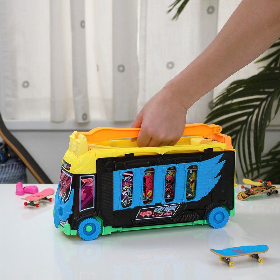 Hot Wheels Skate Tony Hawk Transforming Skate Bus | เว็บไซต์ทางการ