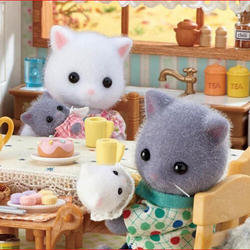 Sylvanian Families Persian Cat Family