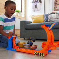 Hot Wheels Monster Trucks Loop-And-Flip Trophy Challenge