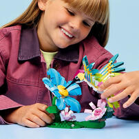 LEGO Creator 3 in 1 Wild Animals: Colorful Hummingbird 31384